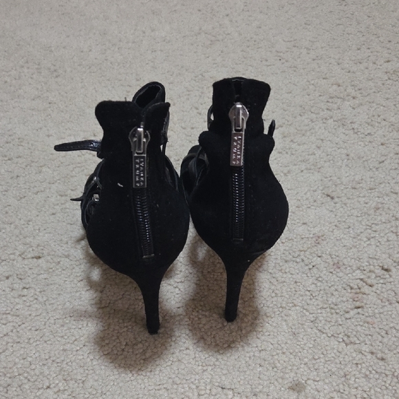 Ivanka Trump Black Heels - Picture 3 of 6